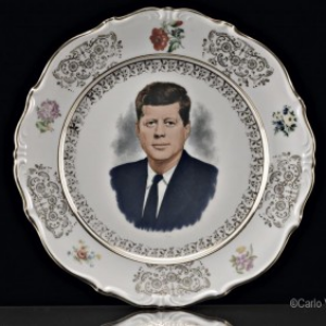 Come mangeremo, come condivideremo - Piatto con immagine di Kennedy