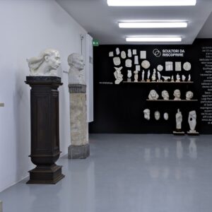 Allestimento mostra Tutto tondo. Foto © Carlo Vannini