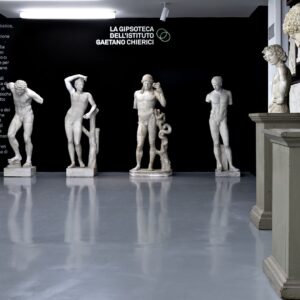 Allestimento mostra Tutto tondo. Foto © Carlo Vannini