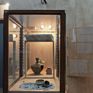 Allestimento mostra Lo scavo in piazza. Foto © Carlo Vannini