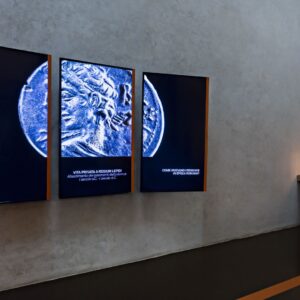 Allestimento mostra Lo scavo in piazza. Foto © Carlo Vannini